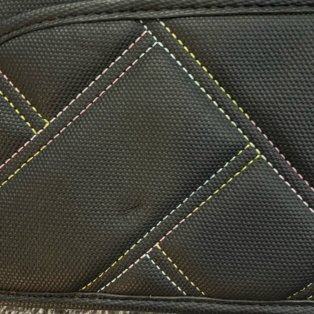 212–NWT Lug Black Wristlet with Colorful Accents - Picture 4 of 5